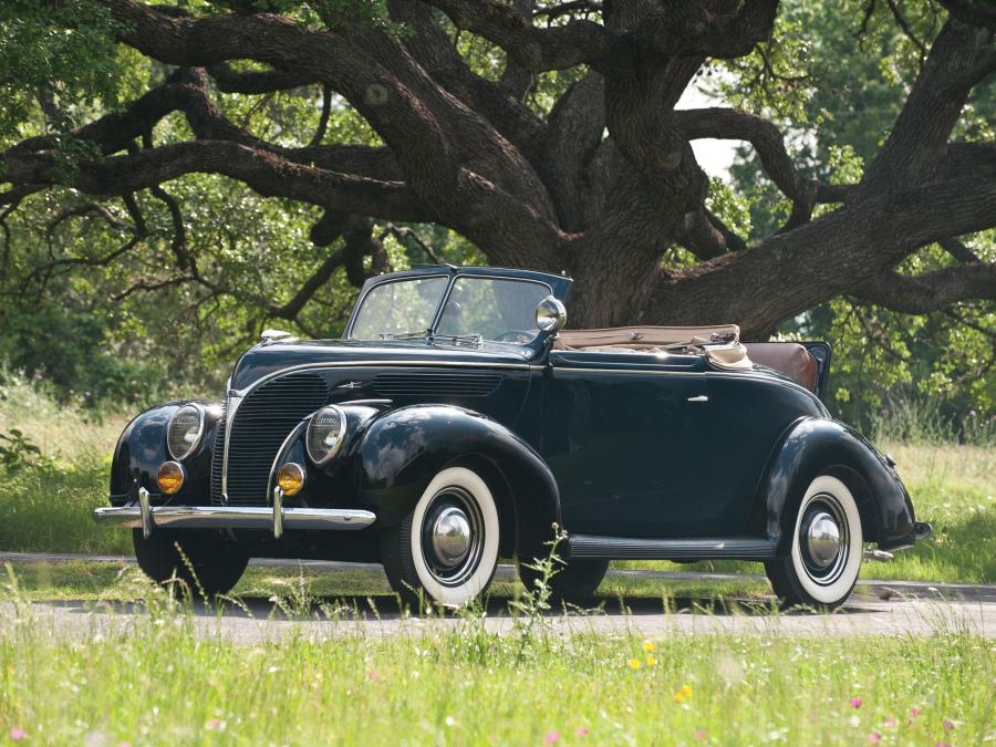  Ford V8 Deluxe Convertible Coupe 1938 года  (фото 3 из 5)